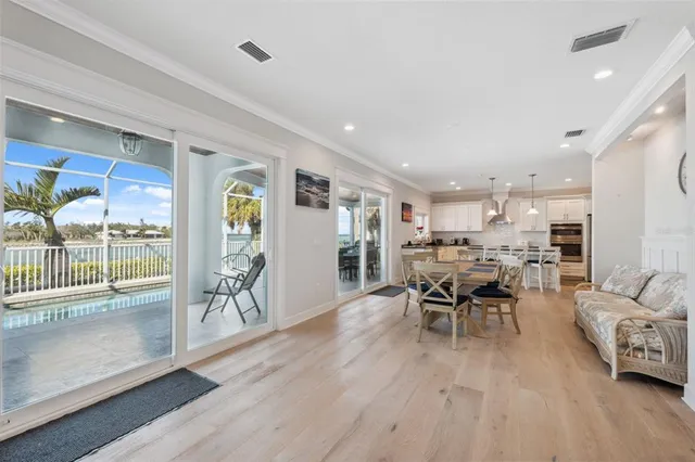 $4,186,000 | 727 Key Royale Drive, Holmes Beach, FL 34217