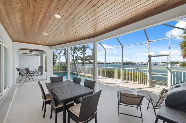$4,186,000 | 727 Key Royale Drive, Holmes Beach, FL 34217