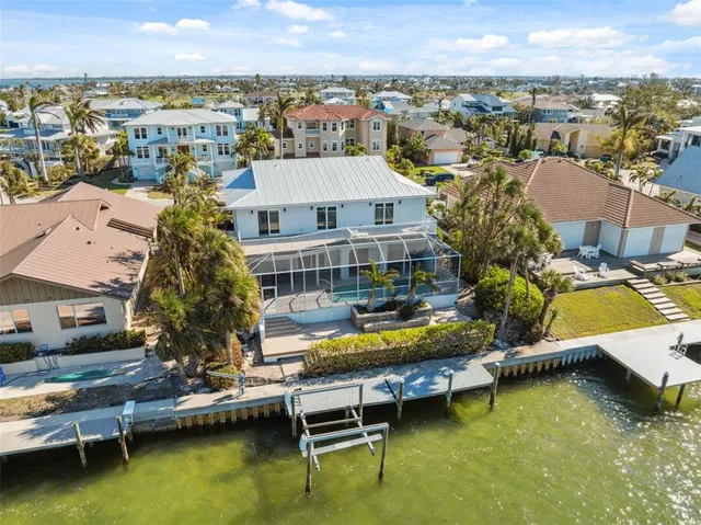 $4,186,000 | 727 Key Royale Drive, Holmes Beach, FL 34217