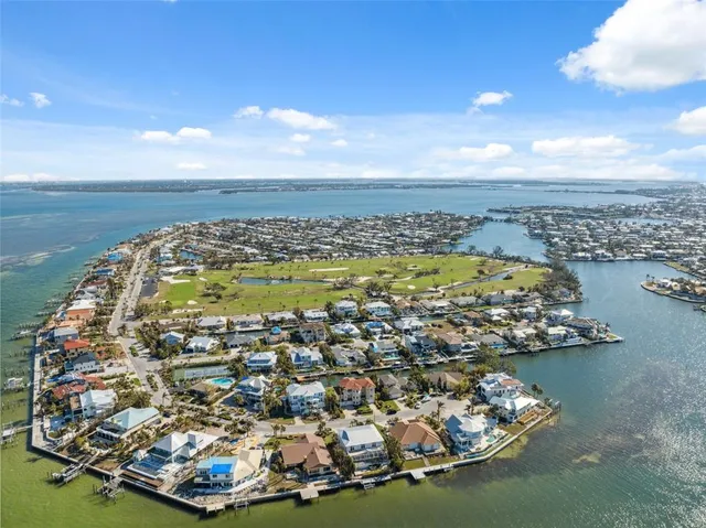$4,186,000 | 727 Key Royale Drive, Holmes Beach, FL 34217