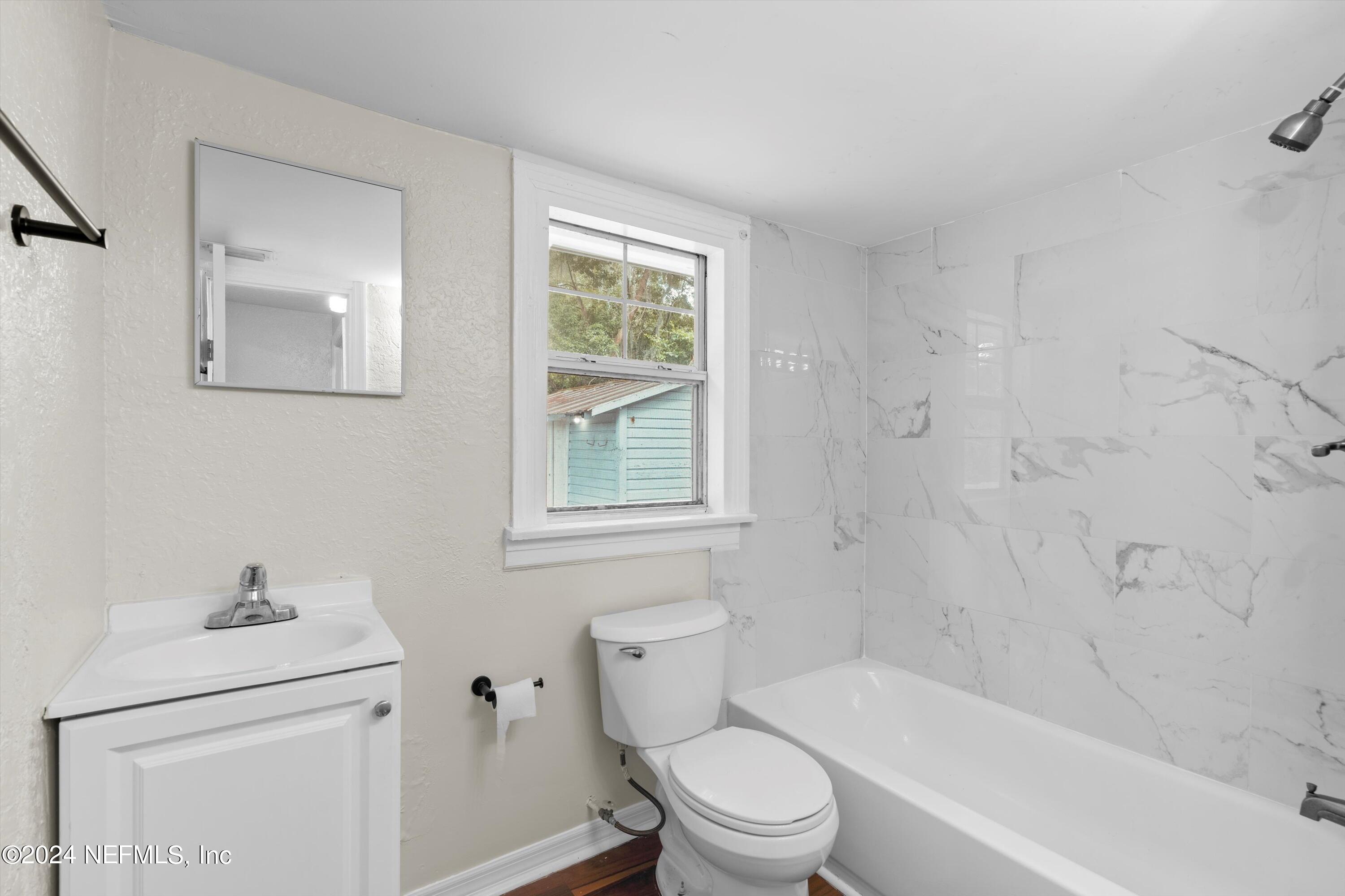 7607 Old Kings Road Jacksonville, FL 32219 - Photo 12 of 29 26-Bathroom 2