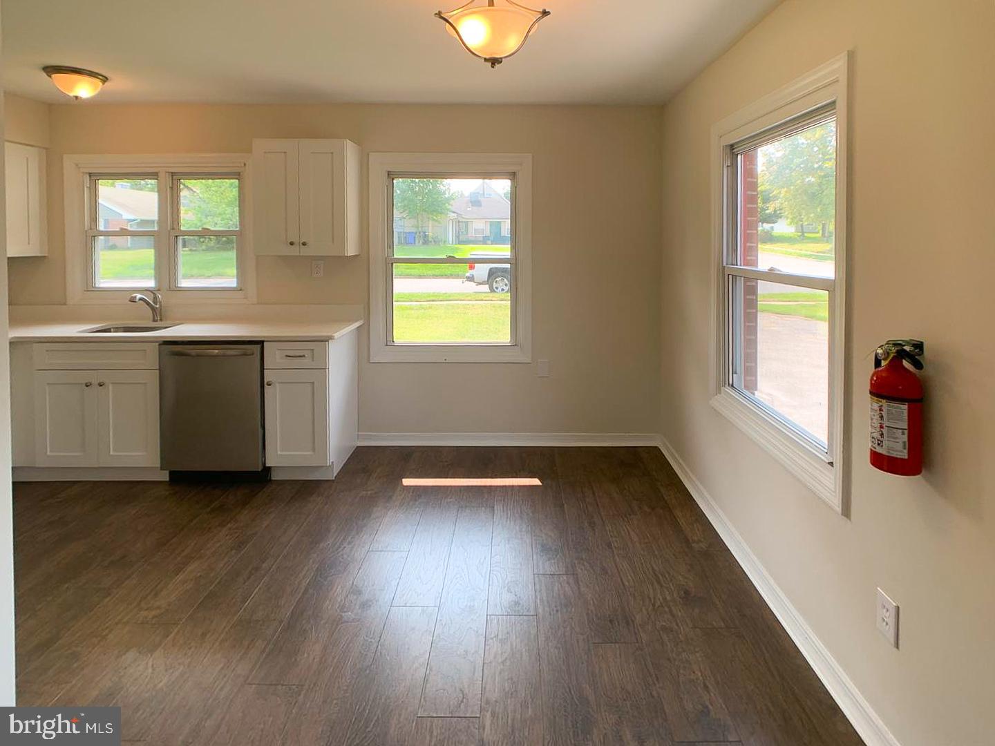 171 Pageant Lane Willingboro, NJ 08046 - Photo 9 of 27