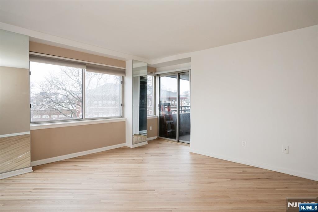 364 Palisade Avenue, Unit 4C Cliffside Park, NJ 07010 - Photo 16 of 19