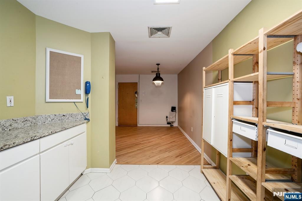 364 Palisade Avenue, Unit 4C Cliffside Park, NJ 07010 - Photo 5 of 19