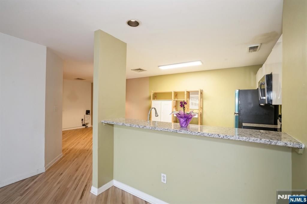 364 Palisade Avenue, Unit 4C Cliffside Park, NJ 07010 - Photo 7 of 19