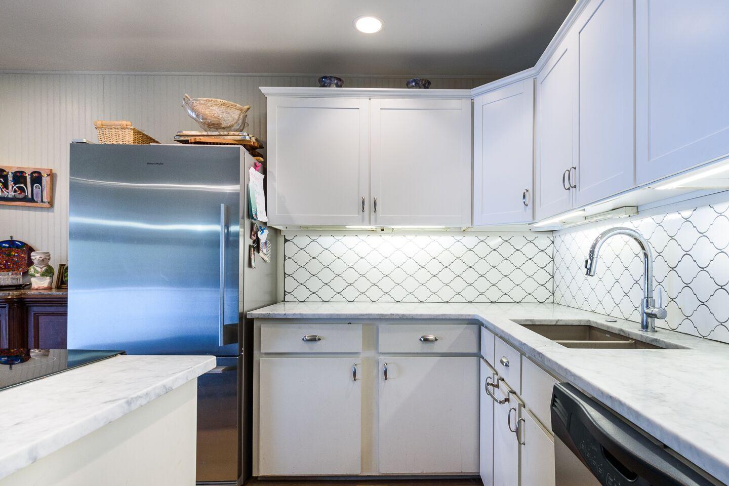 728 Inlet Drive Mount Pleasant, SC 29464 - Photo 7 of 22 inelt kitchen counters