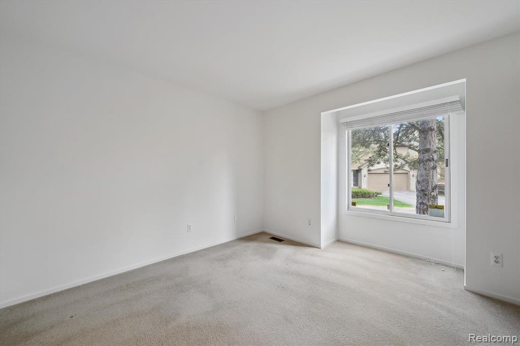 29691 Sierra Point Circle Farmington Hills, MI 48331 - Photo 21 of 41