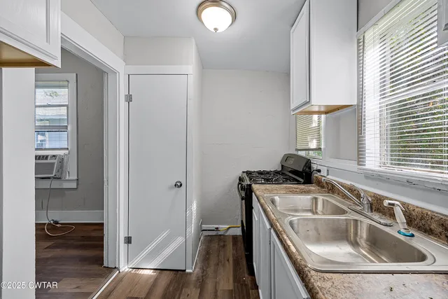 $179,000 | 220 Division Avenue, Jackson, TN 38301