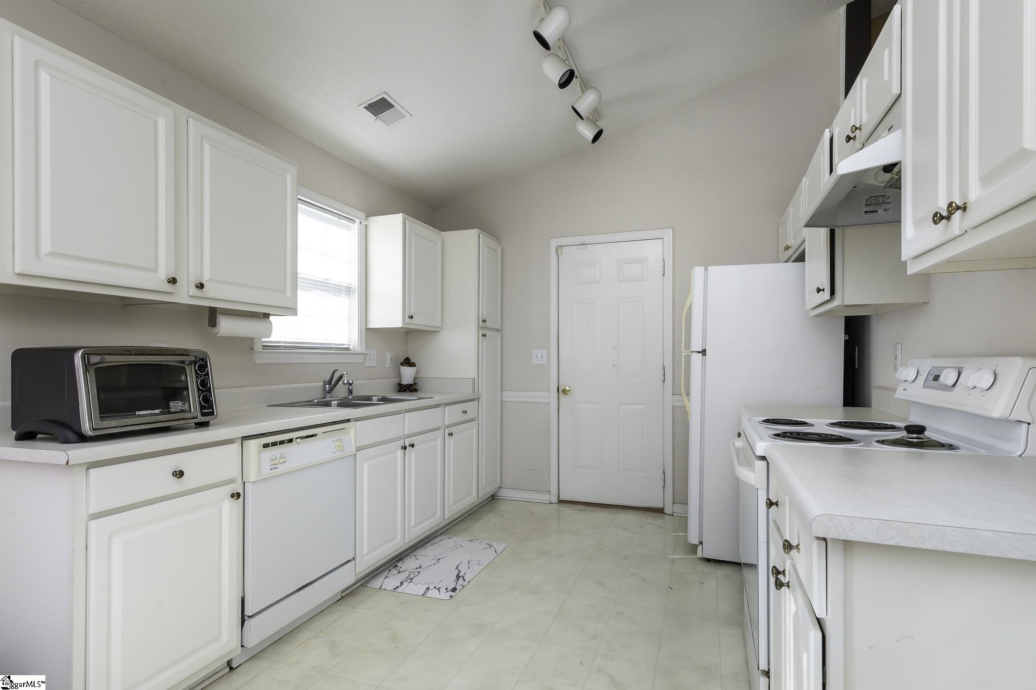220 Cunningham Road Woodruff, SC 29388 - Photo 5 of 18 Gallery Image 5