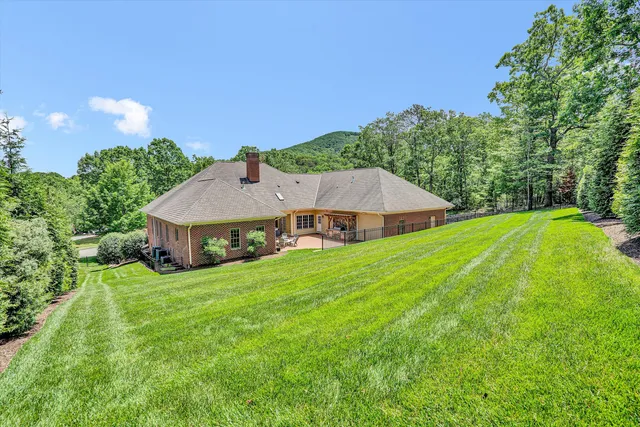 $1,250,000 | 3707 Wellington Drive Southeast, Roanoke, VA 24014