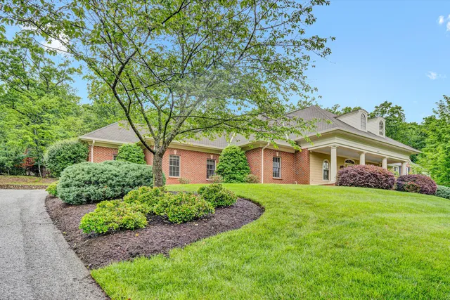 $1,250,000 | 3707 Wellington Drive Southeast, Roanoke, VA 24014