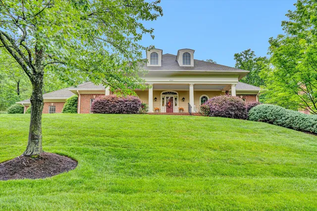 $1,250,000 | 3707 Wellington Drive Southeast, Roanoke, VA 24014