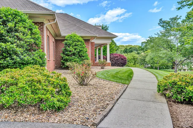 $1,250,000 | 3707 Wellington Drive Southeast, Roanoke, VA 24014