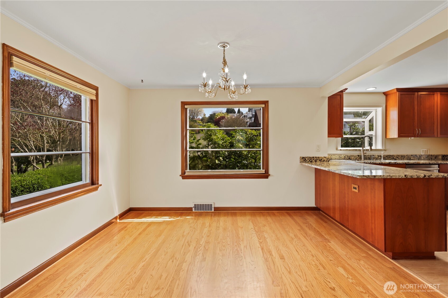 6901 40th Avenue Southwest Seattle, WA 98136 - Photo 9 of 27