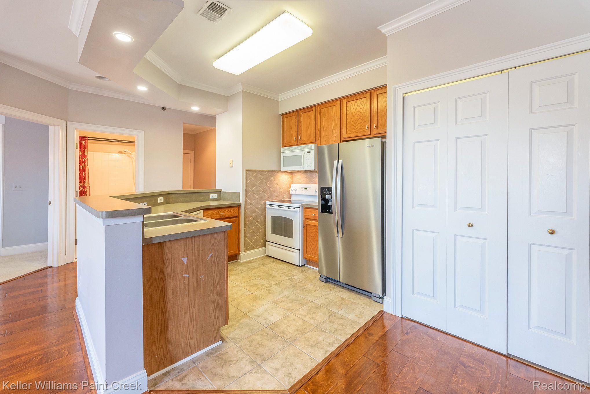 39160 Hayes Road Clinton Township, MI 48038 - Photo 33 of 35 Open floor Plan