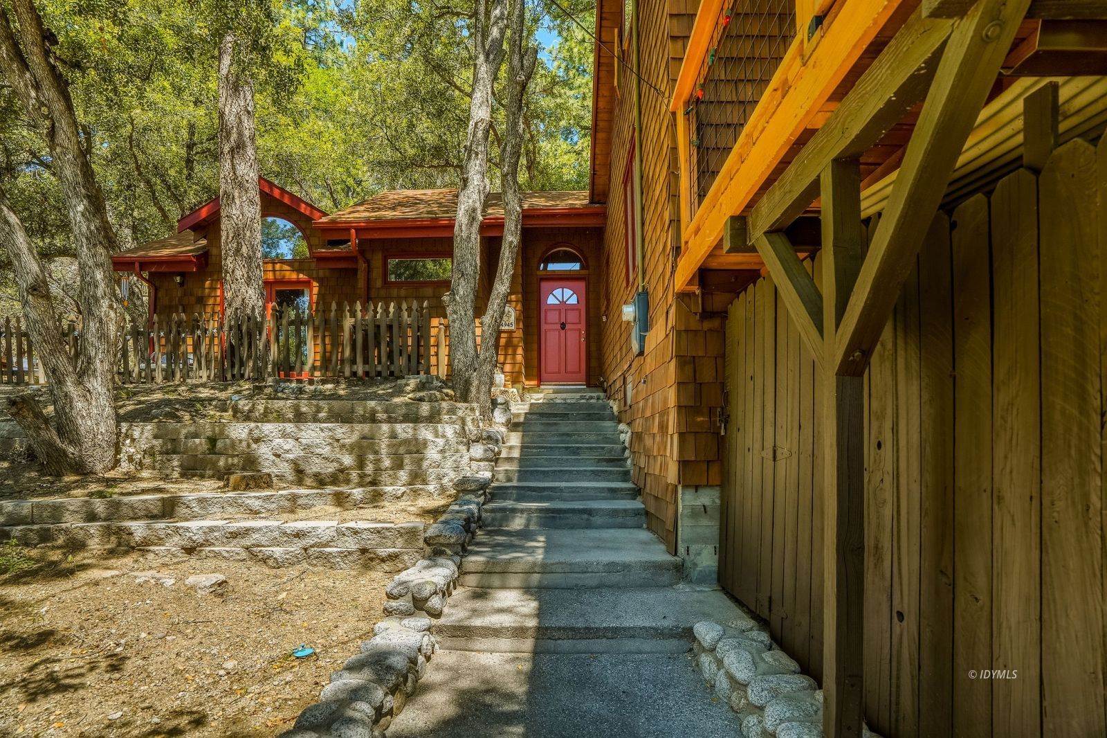 24945 Marion Ridge Drive Idyllwild, CA 92549 - Photo 2 of 53 Easily accessible walkway