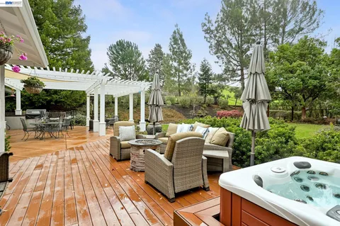 $1,798,880 | 372 Borica Drive, Danville, CA 94526