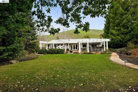 $1,798,880 | 372 Borica Drive, Danville, CA 94526