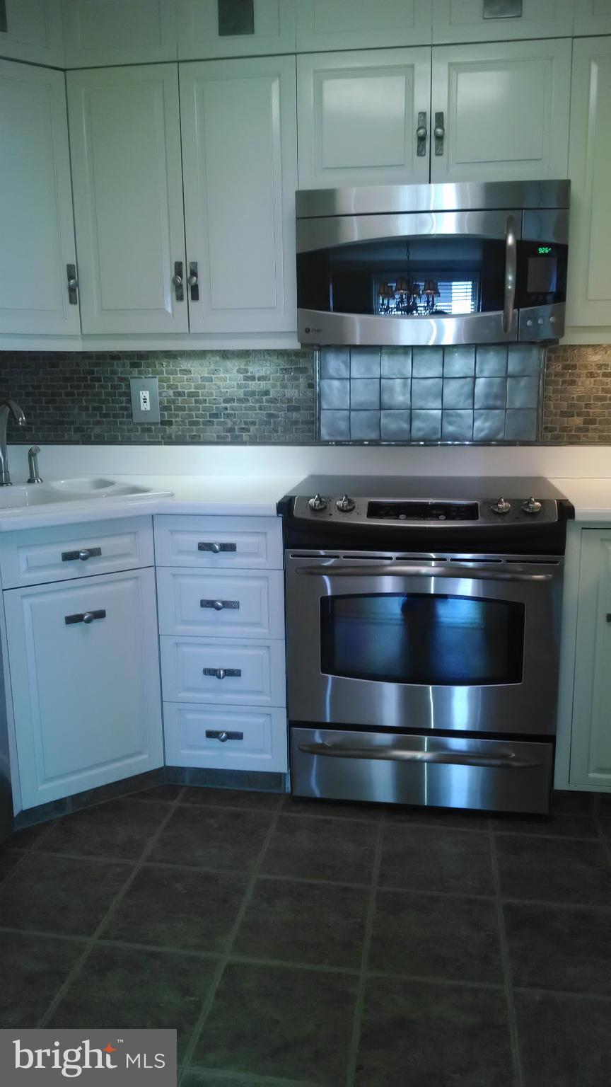1101 St Paul Street, Unit 910 Baltimore, MD 21202 - Photo 4 of 19 Kitchen