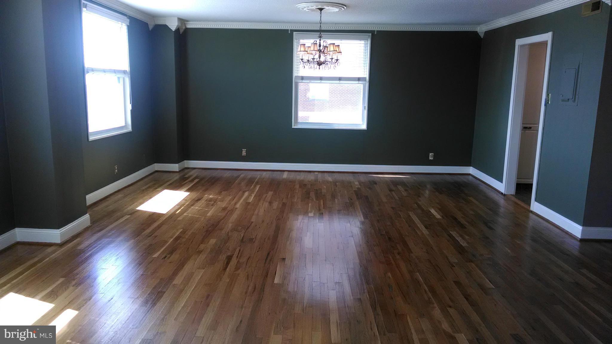 1101 St Paul Street, Unit 910 Baltimore, MD 21202 - Photo 6 of 19 Living Room