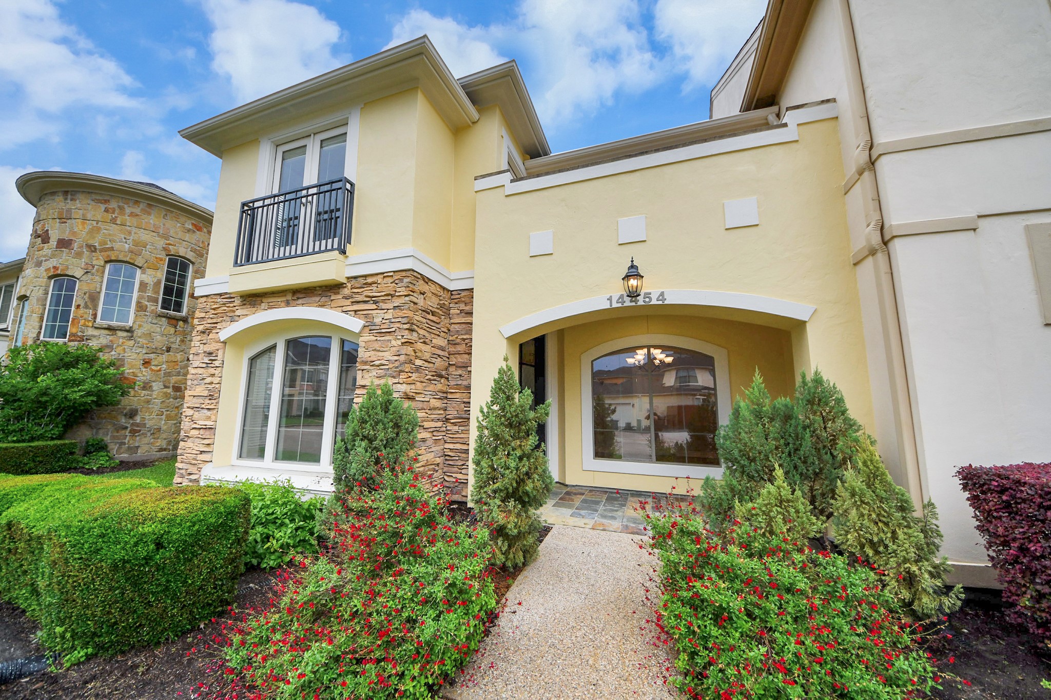 14454 Summerleaf Lane Houston, TX 77077 - Photo 4 of 50