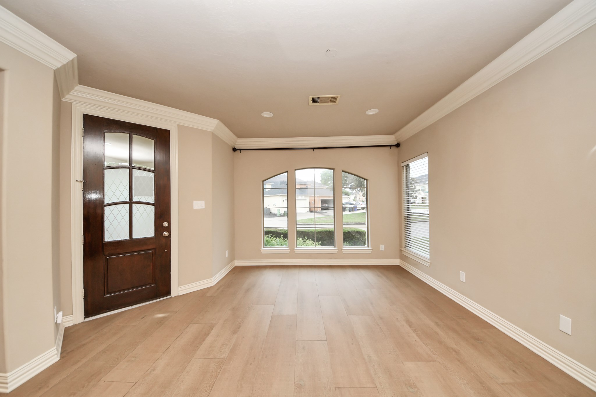 14454 Summerleaf Lane Houston, TX 77077 - Photo 6 of 50