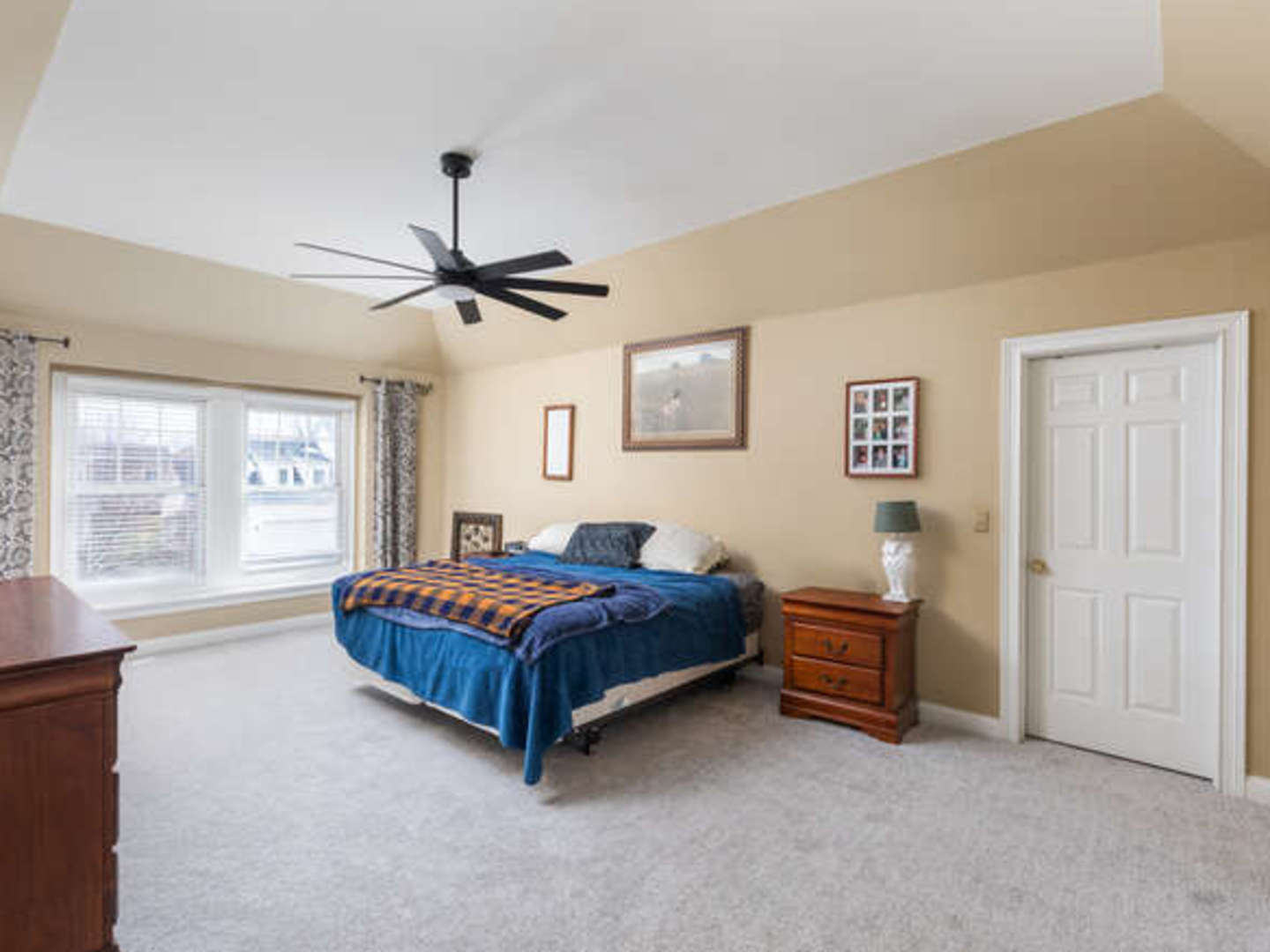 40-w046 Carl Sandburg Road St. Charles, IL 60175 - Photo 16 of 29 a living room with a bed furniture and a window