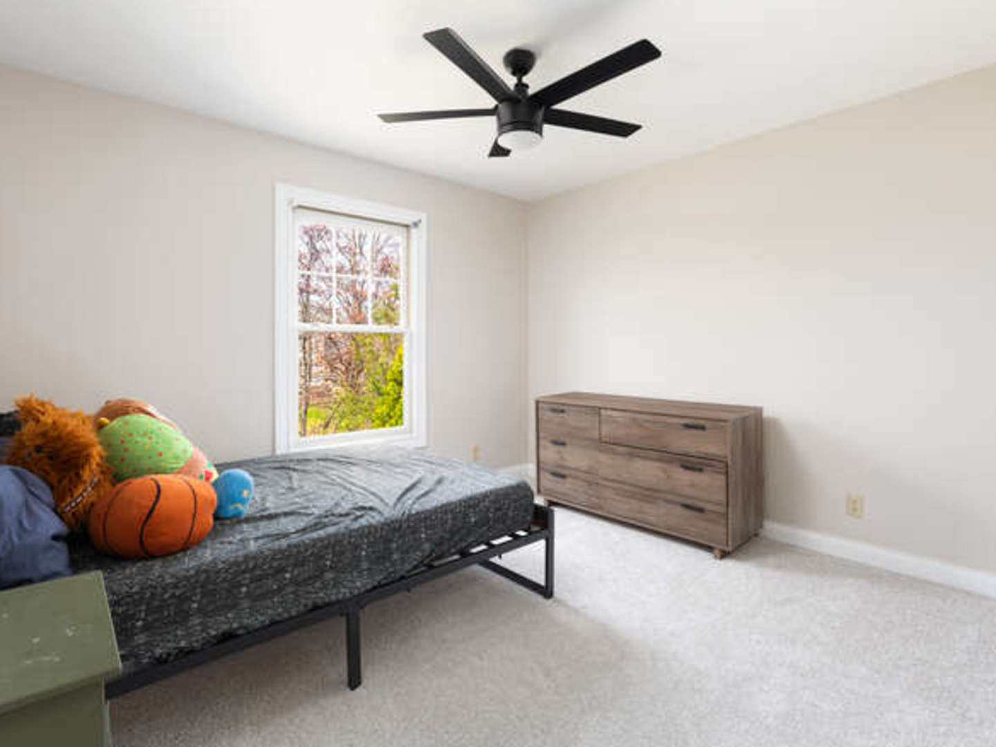 40-w046 Carl Sandburg Road St. Charles, IL 60175 - Photo 22 of 29 a bedroom with a bed and a window