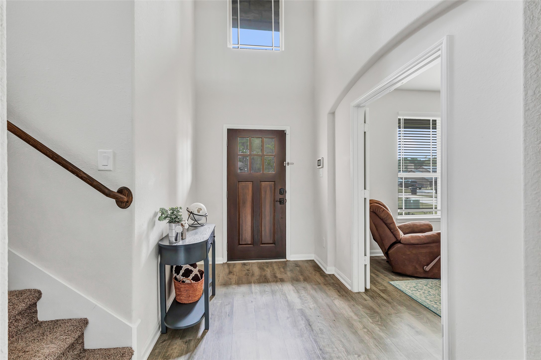 28511 Riverside Crest Lane Houston, TX 77336 - Photo 7 of 40 Two story entry