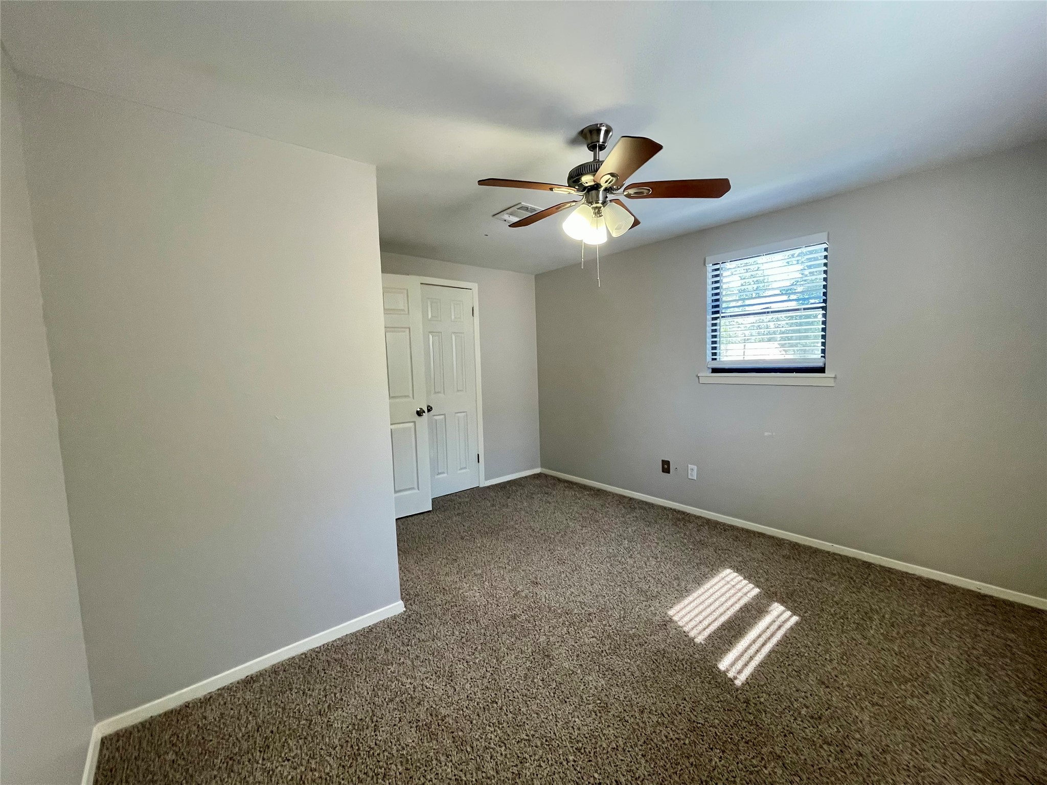 300 Hargett Street Clute, TX 77531 - Photo 24 of 36 a view of empty room with ceiling fan