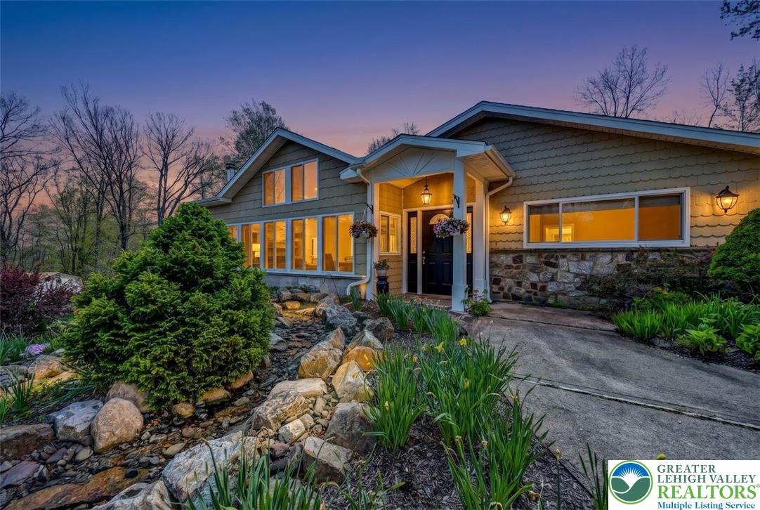 1284 Burger Hollow Road Effort, PA 18330 - Photo 11 of 100 Elegant Well-Lit Entrance