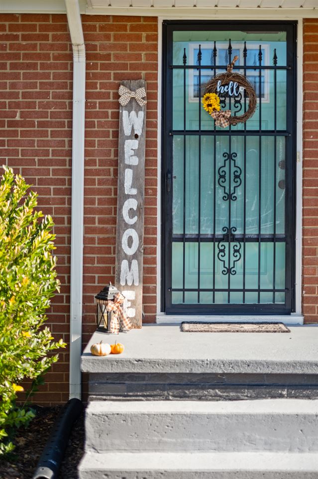 117 Robinhood Road Staunton, VA 24401 - Photo 3 of 49 Gallery Image 3
