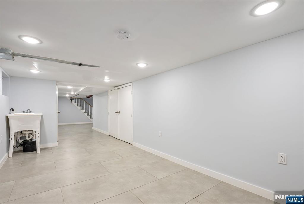 17 Mission Street Montclair, NJ 07042 - Photo 14 of 36