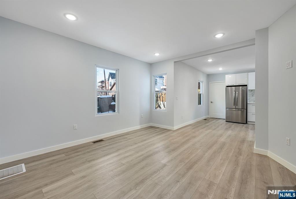 17 Mission Street Montclair, NJ 07042 - Photo 2 of 36