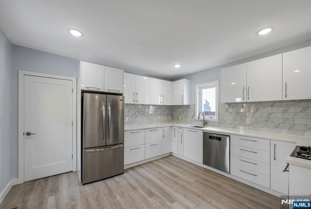 17 Mission Street Montclair, NJ 07042 - Photo 3 of 36