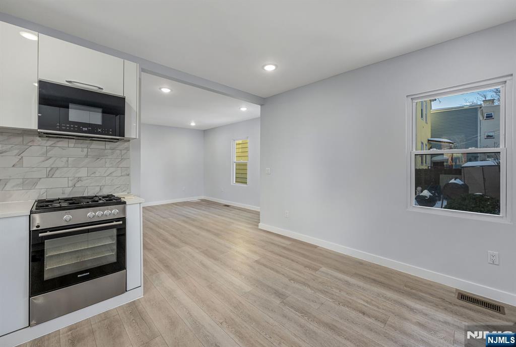 17 Mission Street Montclair, NJ 07042 - Photo 6 of 36