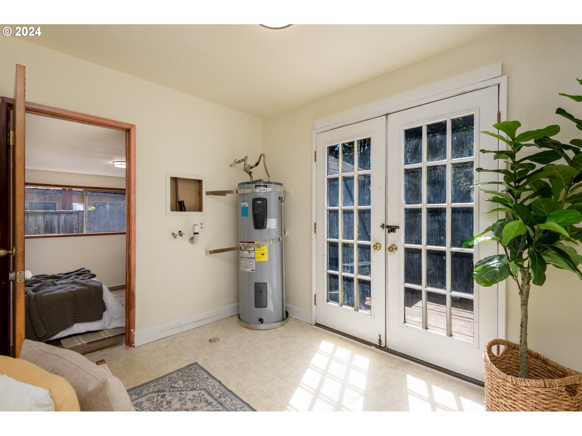 1476 West 4th Avenue Eugene, OR 97402 - Photo 12 of 26 a view of livingroom with furniture and closet