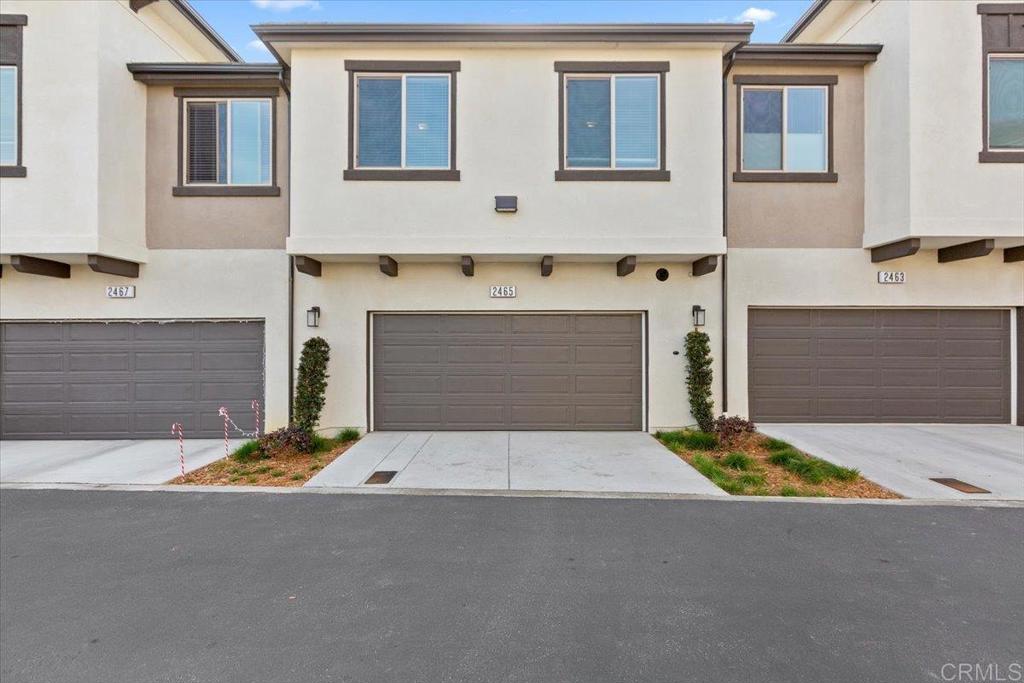 2465 Solara Lane Vista, CA 92081 - Photo 34 of 48 a living room with furniture