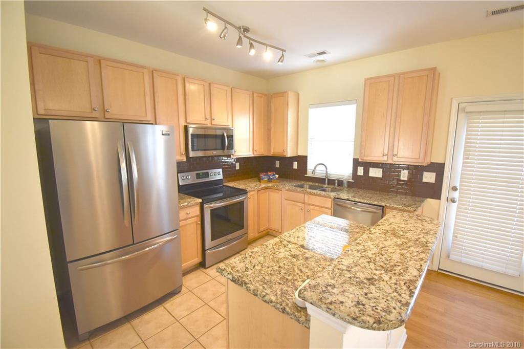 4818 Sunset Ridge Court Charlotte, NC 28269 - Photo 3 of 22