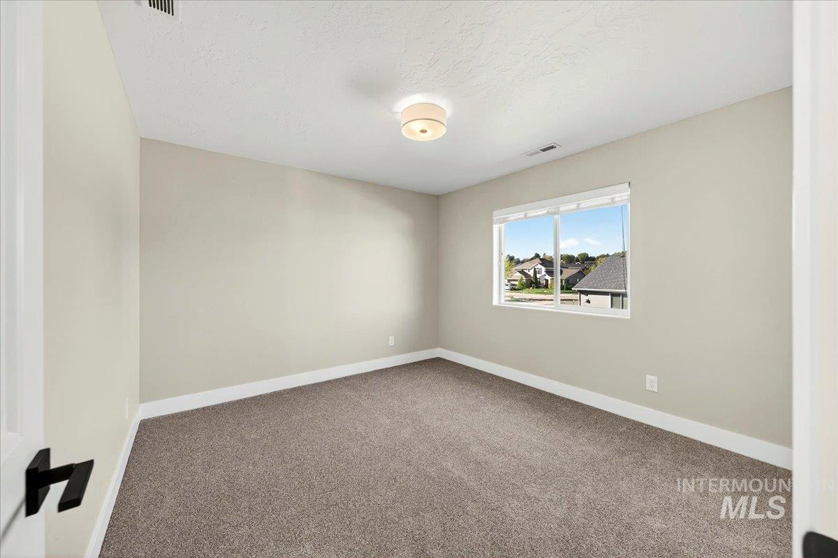 1289 West Christopher Drive Meridian, ID 83642 - Photo 34 of 50