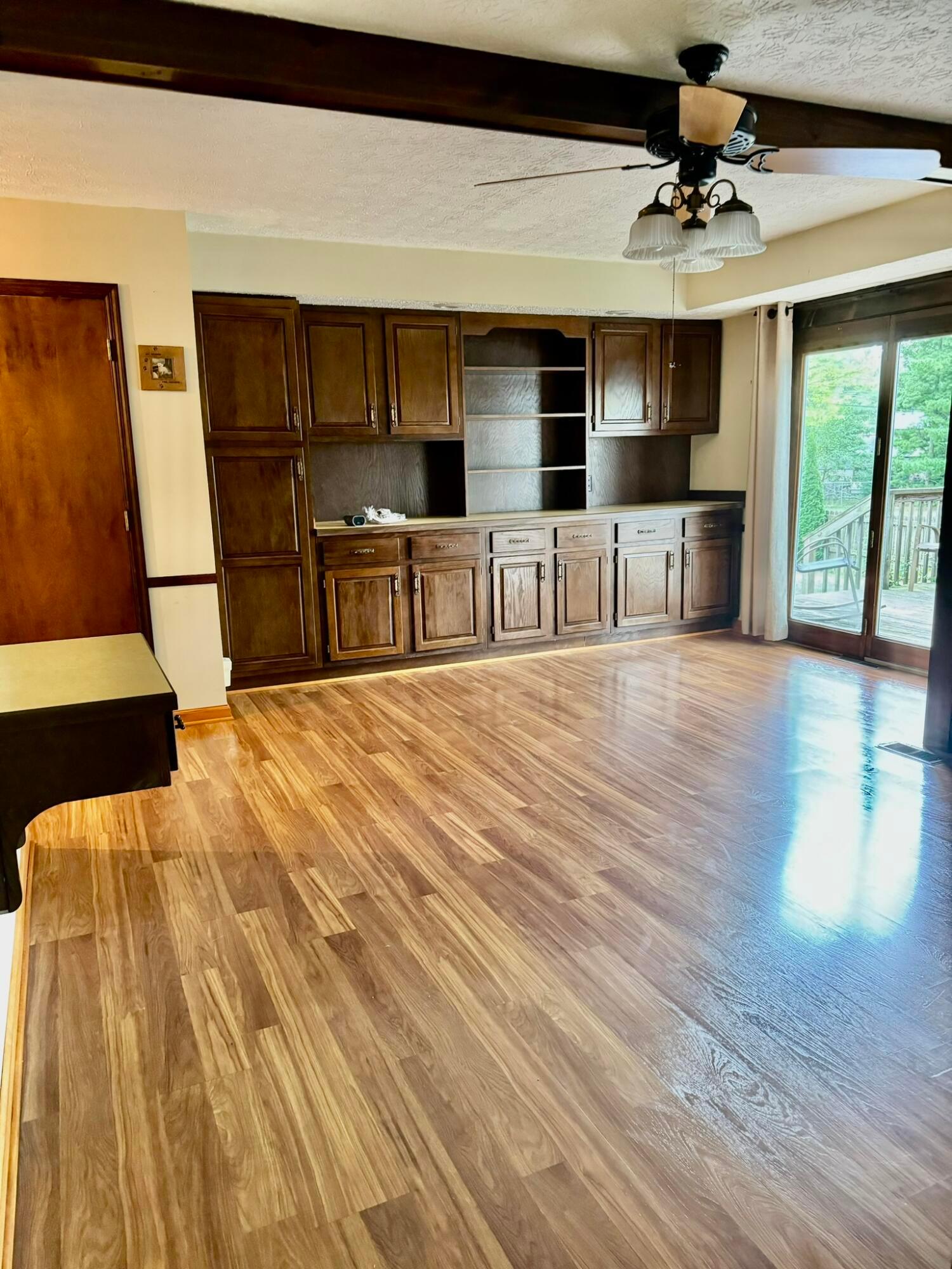 123 Somerset Road Delaware, OH 43015 - Photo 10 of 24 Built in storage in kitchen