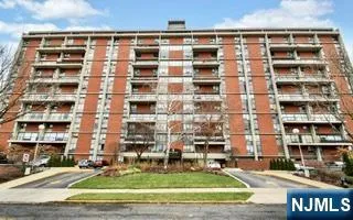 $185,000 | 4 Horizon Road, Unit G3, Fort Lee, NJ 07024