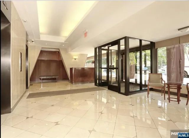 $185,000 | 4 Horizon Road, Unit G3, Fort Lee, NJ 07024