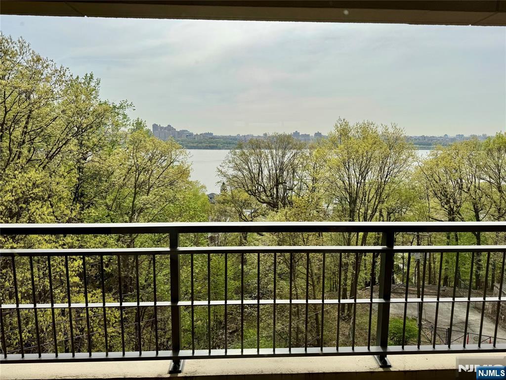 4 Horizon Road, Unit G3 Fort Lee, NJ 07024 - Photo 4 of 9