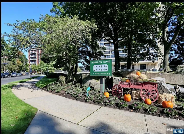 $185,000 | 4 Horizon Road, Unit G3, Fort Lee, NJ 07024