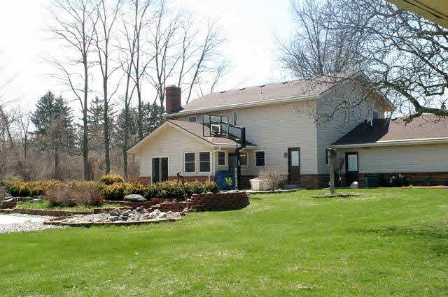 9316 Jackman Road Temperance, MI 48182 - Photo 3 of 20 Back of home