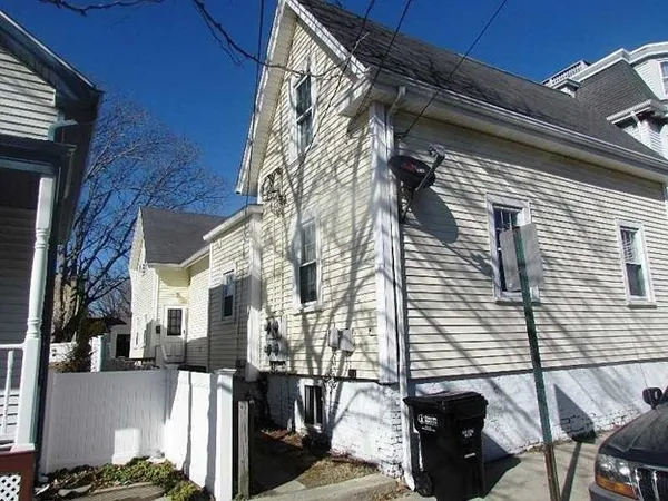 $3,000 | 42 Lee Avenue, Newport, RI 02840