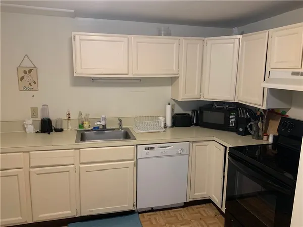 $3,000 | 42 Lee Avenue, Newport, RI 02840