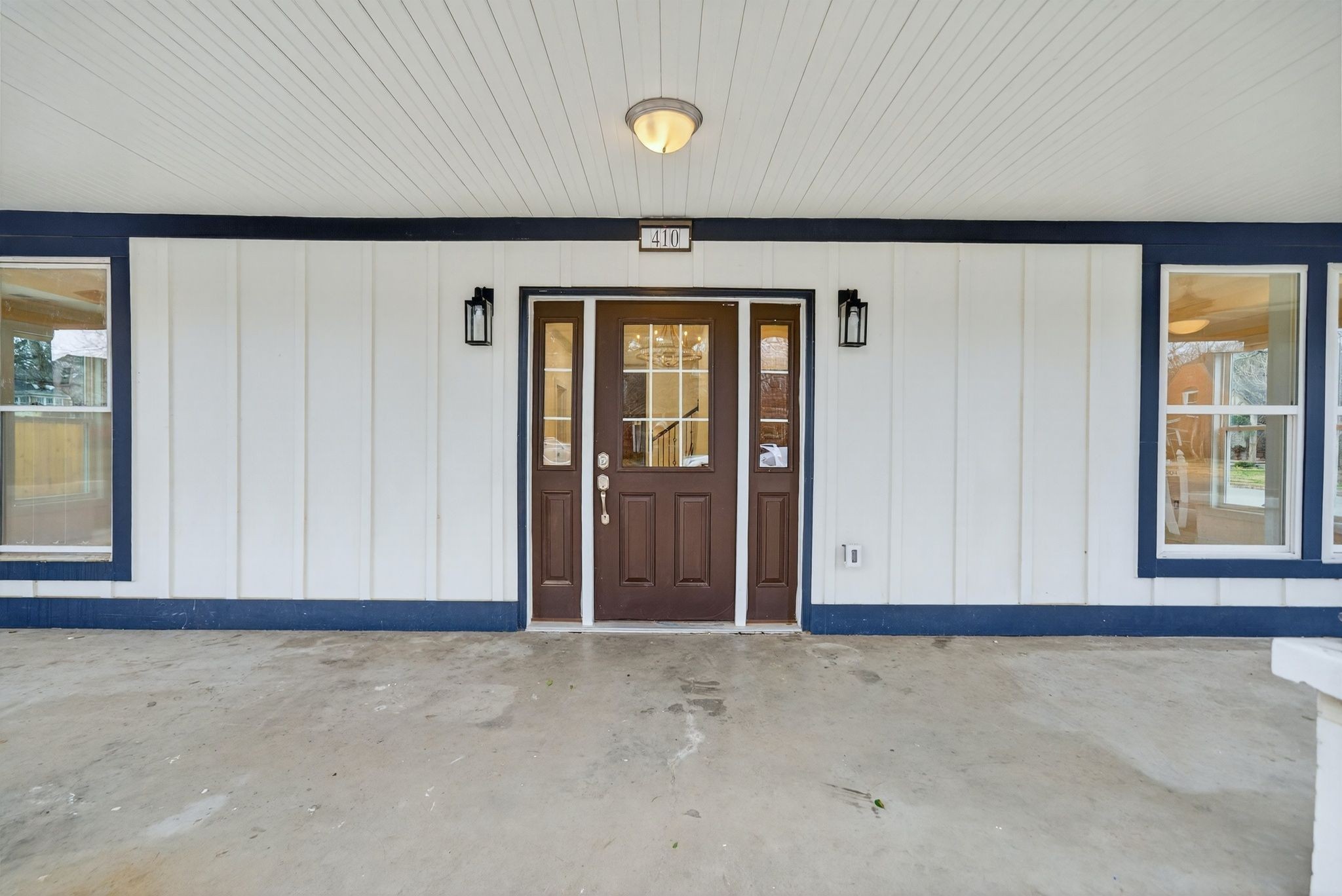 410 3rd Avenue Fayetteville, TN 37334 - Photo 4 of 49 an empty room with windows