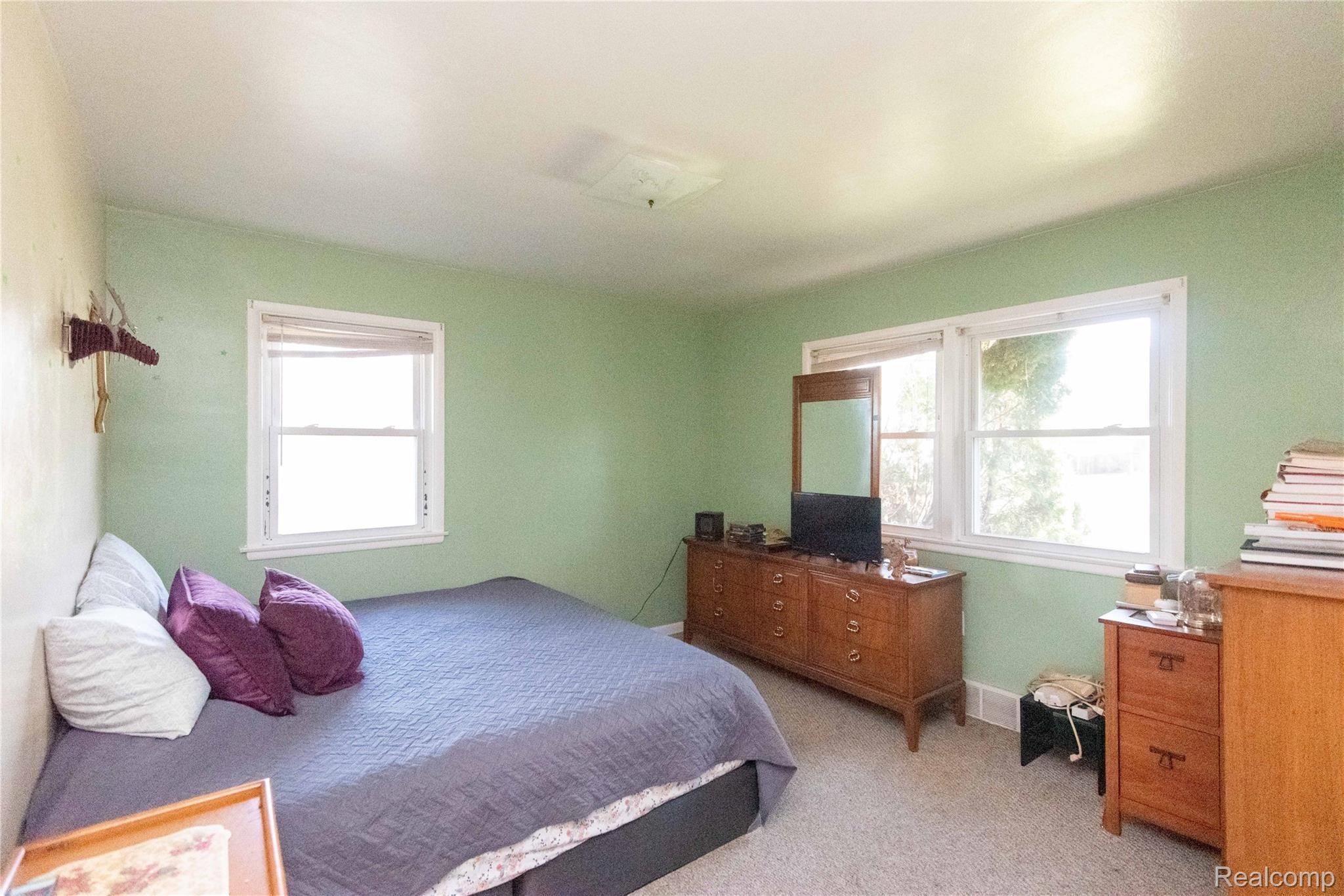 2379 Covert Road Burton, MI 48509 - Photo 10 of 31 DSC_2889.jpg